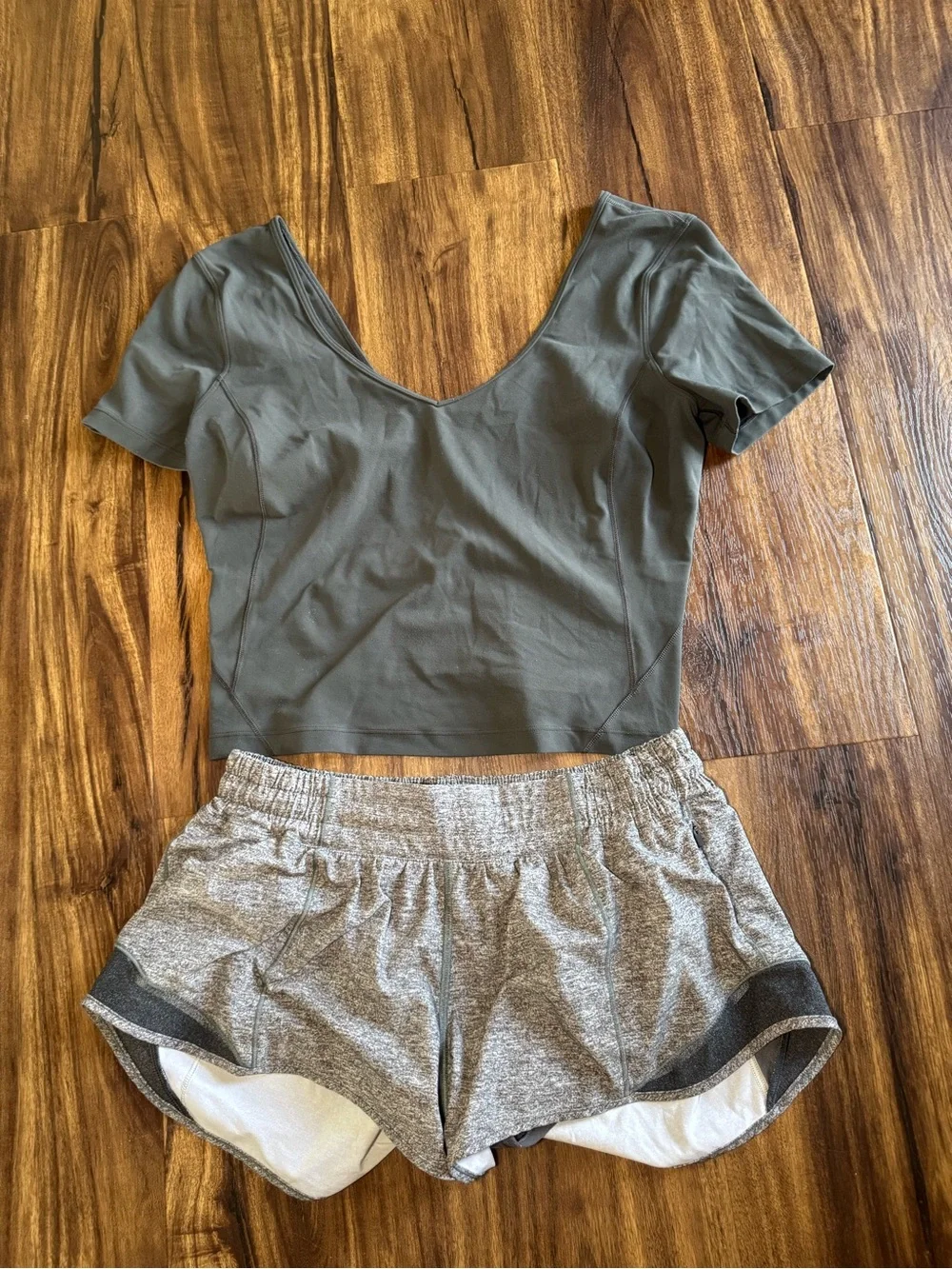 Lululemon workout outfit